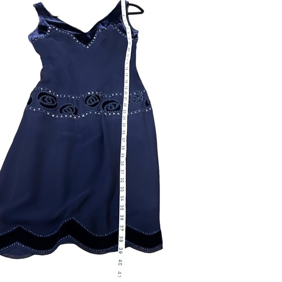 Nine West Silk and Sequin Embellished Evening Party Dress - Picture 4 of 10